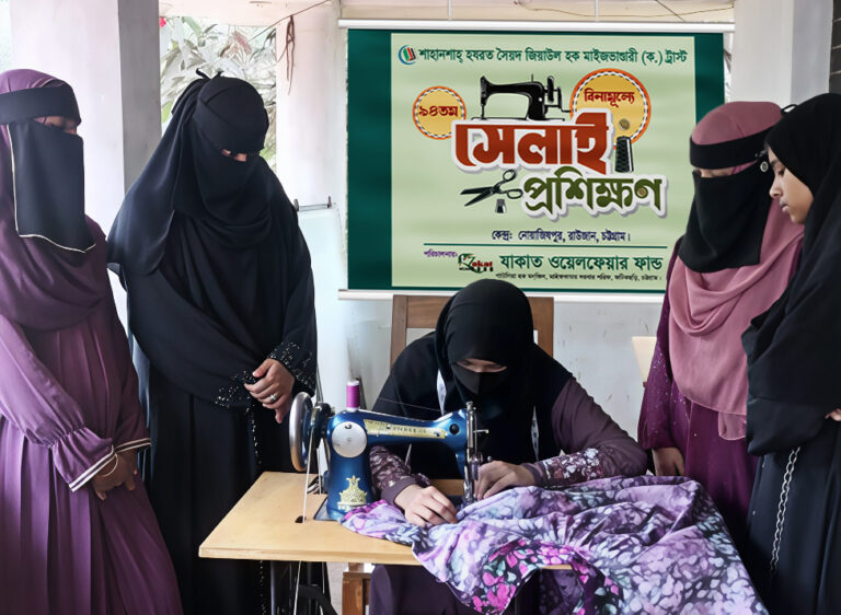 দক্ষতায় বদলে যাচ্ছে নারীর জীবন